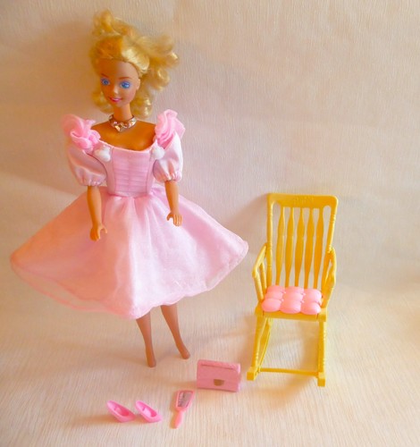 Barbie mit schaukelstuhl und - barbie,